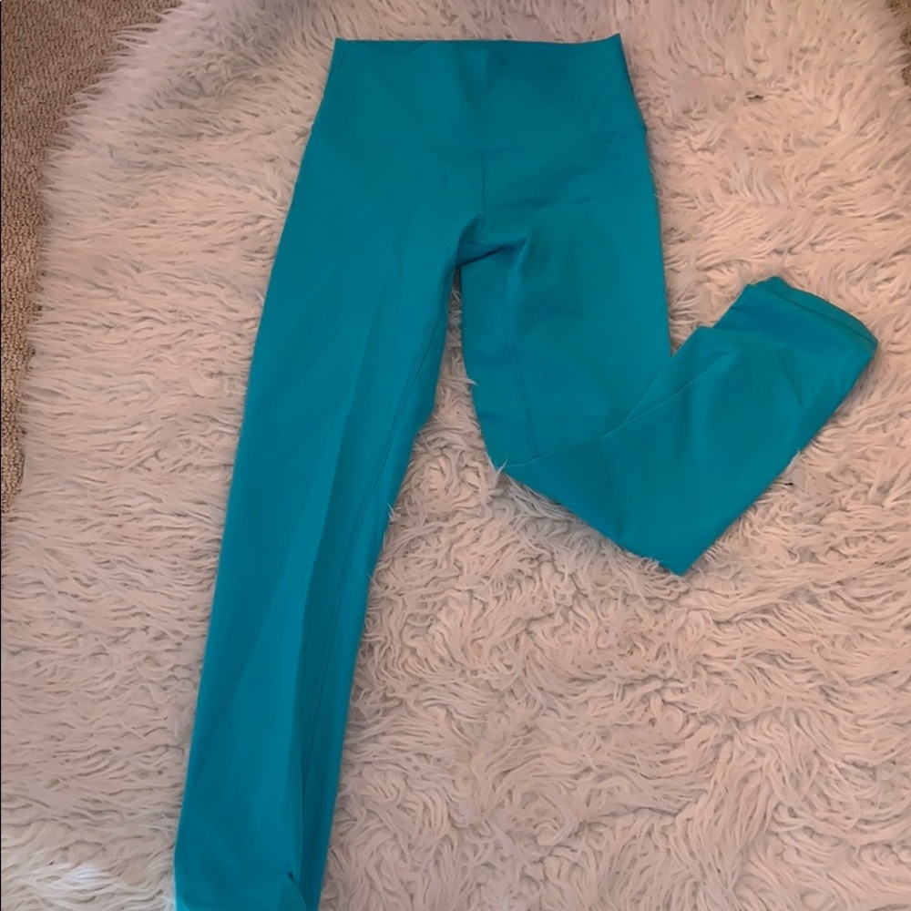 Light blue 7/8 Lululemon leggings